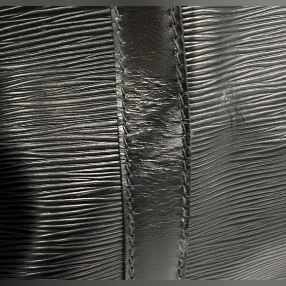 LV Epi duffle 60 - Picture 3 of 8